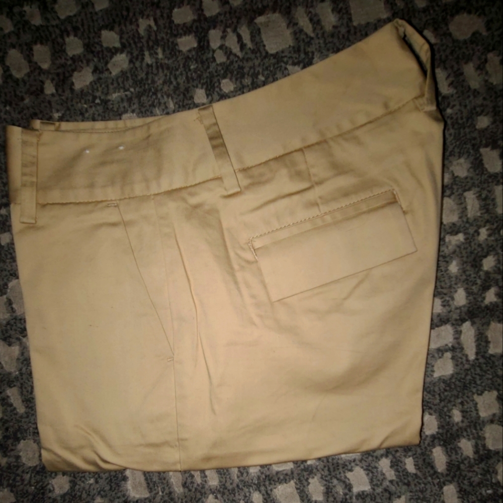 Old Navy Khaki shorts